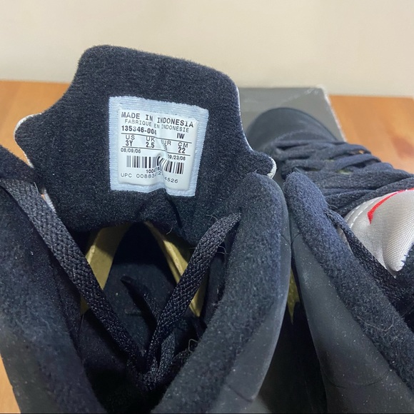 NWT Jordan 5 Retro (PS) Black/Metallic Silver Kids 3Y - Picture 3 of 6